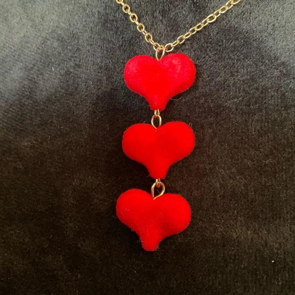 Charming Red Heart Necklace - Picture 3 of 3